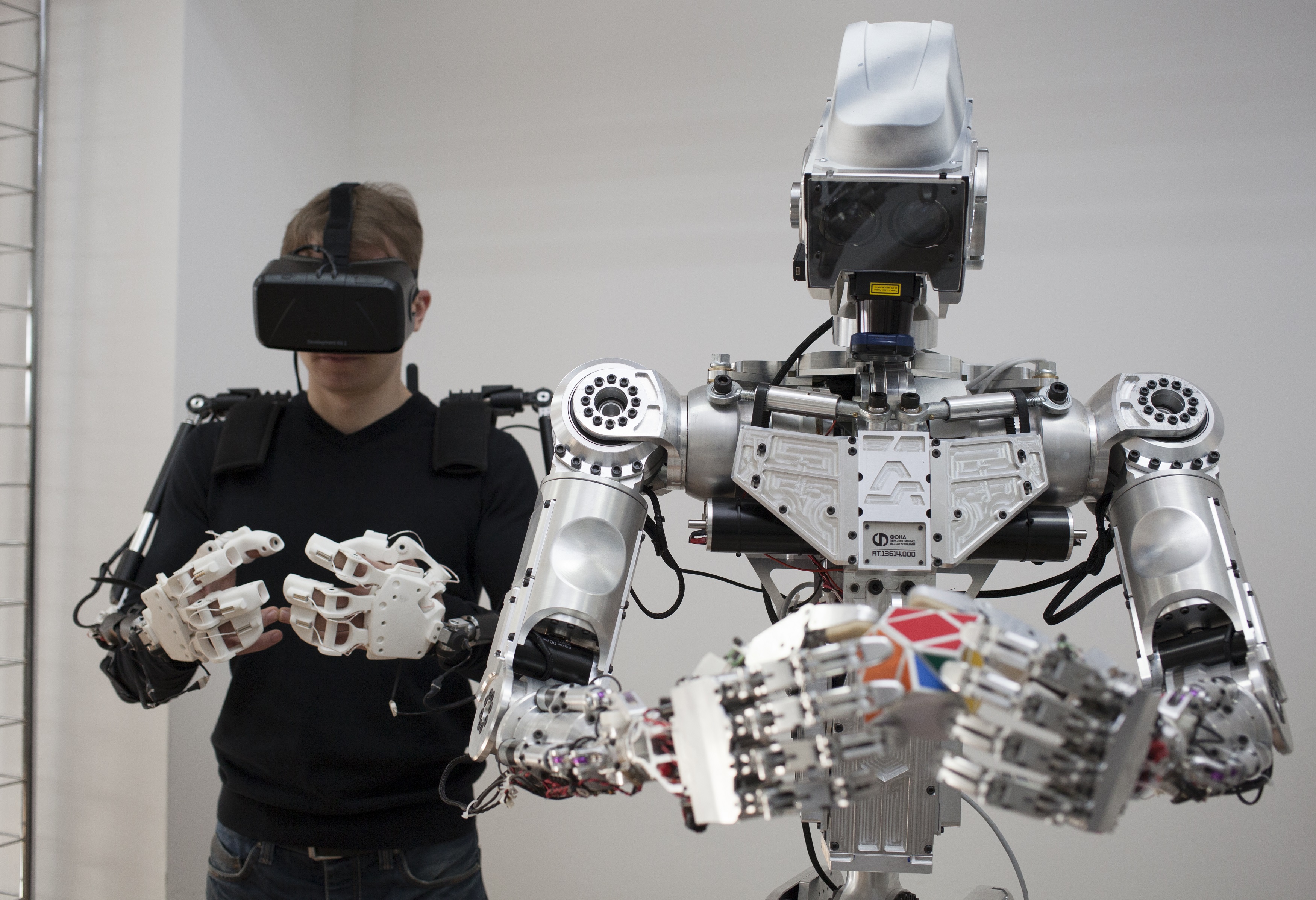 Работы и технологии робот. Робототехника. Роботы и робототехника. Роботы нового поколения.